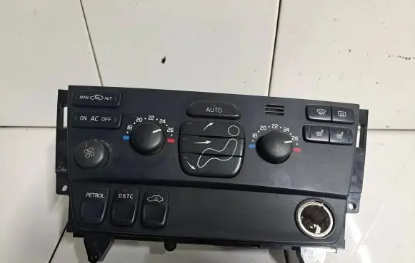 Volvo V70 Climate control unit 30746022 M4114400007 06W11E01