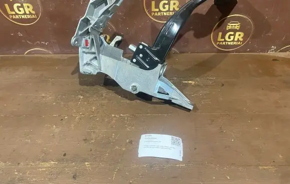 Audi A4 S4 B7 8E 8H Brake pedal 8E1721117A