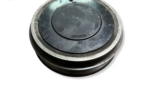 Volkswagen Golf IV Crankshaft pulley 038105278