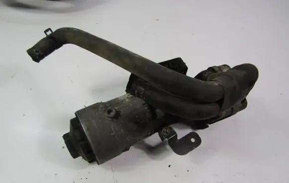 Volkswagen PASSAT B5.5 Oil filter mounting bracket 045115389
