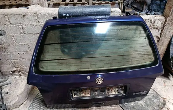 Volkswagen Golf III Tailgate/trunk/boot lid