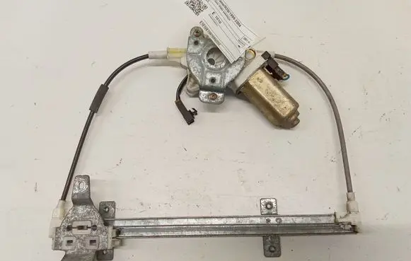 Nissan Terrano Rear window lifting mechanism without motor 128000101