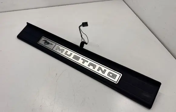 Ford Mustang VI Front sill trim cover FR3B6313222AAW FR3B6313222AA FR3B6313222A