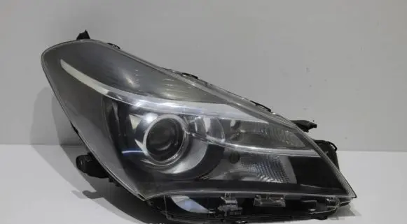 Toyota Yaris Headlight/headlamp