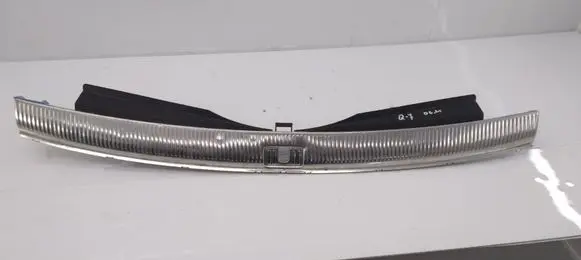 Trunk/boot sill cover protection