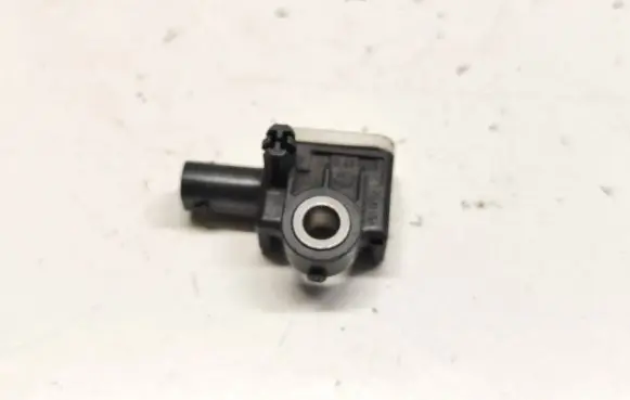 Mercedes-Benz GLS X166 Airbag deployment crash/impact sensor A1668210151 56054085AA
