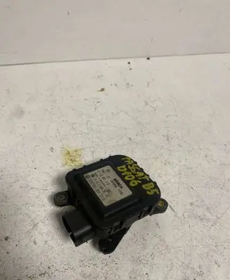 Volkswagen PASSAT B5 Air flap motor/actuator 8D1820511B 0132801116 740225693F