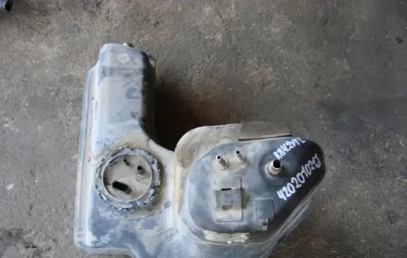 Audi R8 42 Fuel tank 420201021R8