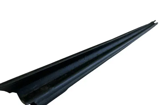 Citroen DS5 Rubber seal front door window/glass 