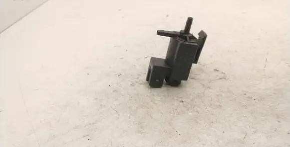 BMW 5 E39 Turbo solenoid valve 72234100 1742712 03T052