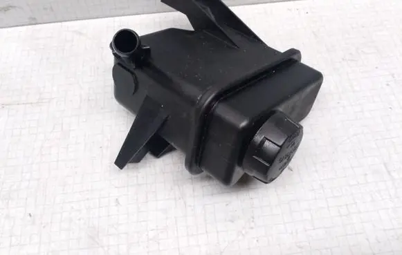 Mitsubishi Space Star Power steering fluid tank/reservoir