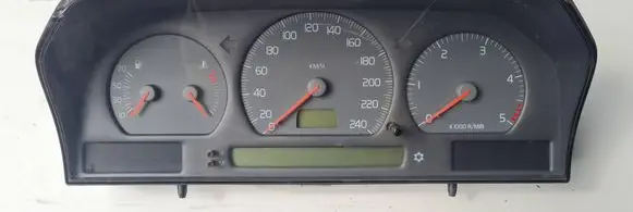 Volvo S70 V70 V70 XC Speedometer (instrument cluster) 9168386 97794-700T