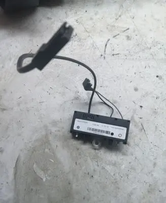 Peugeot 407 Aerial antenna amplifier 9647837380 MAG4115780