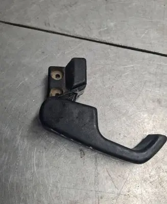 Volkswagen PASSAT B3 Engine bonnet (hood) release handle 357823533
