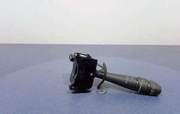 Wiper turn signal indicator stalk/switch