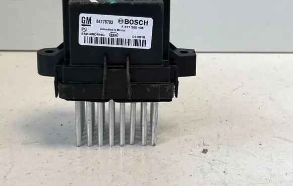 Opel Mokka X Heater blower fan relay 84178783 F011500138 NU400M4C