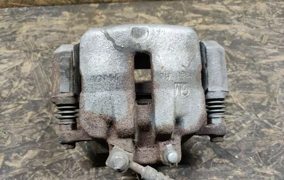 Chevrolet Malibu Front brake caliper