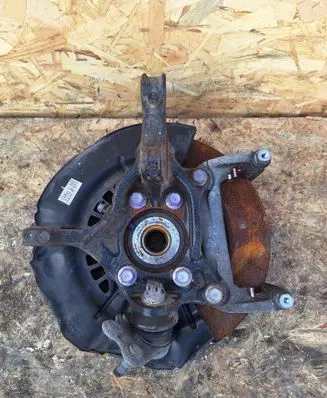 Toyota RAV 4 (XA50) Front wheel hub spindle knuckle