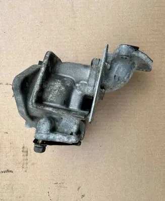 Mitsubishi Pajero Thermostat housing MD367657 MD367658 MD174233
