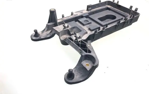 Volkswagen Golf VI Battery tray 1KM915333