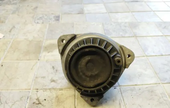BMW 7 F01 F02 F03 F04 Engine mount bracket 6777371 68623513