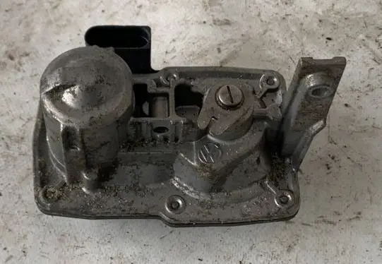 Volkswagen PASSAT B7 Other engine bay part 51500203
