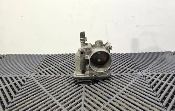 Toyota Prius+ (ZVW40) Throttle valve 2203037060