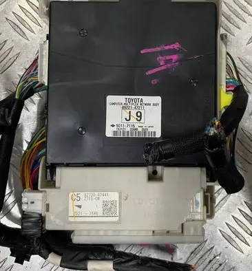 Toyota Prius+ (ZVW40) Fuse module PRIUSZVW40