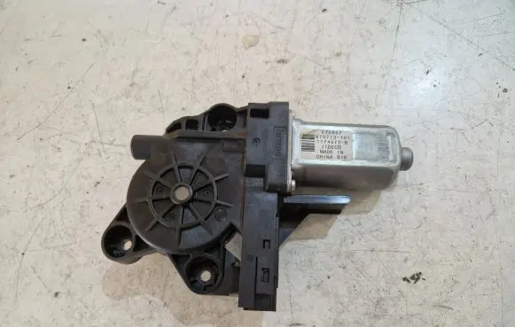 Volvo XC70 Front door window regulator motor 970713101
