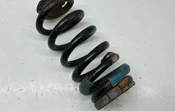 Dodge Durango III Rear coil spring 05168246AB