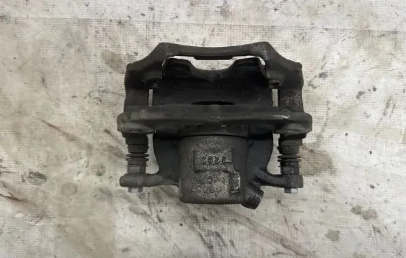 BMW X2 F39 Front brake caliper 5424307