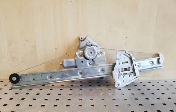 Suzuki Grand Vitara II Rear door window regulator with motor 8343065J00 2621003520