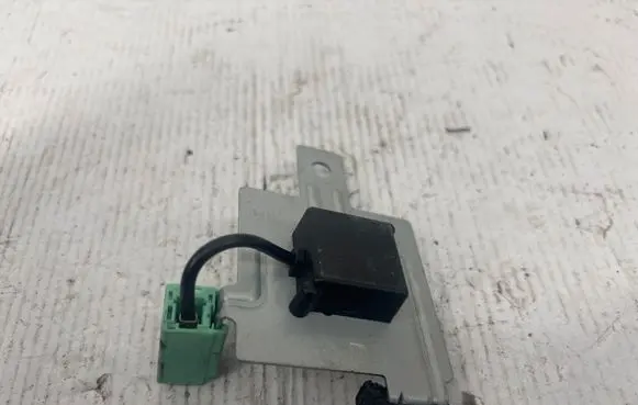 Mazda 3 III Aerial GPS antenna BHP166DY0A 265754 K5006