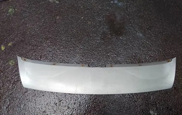 Front bumper lip
