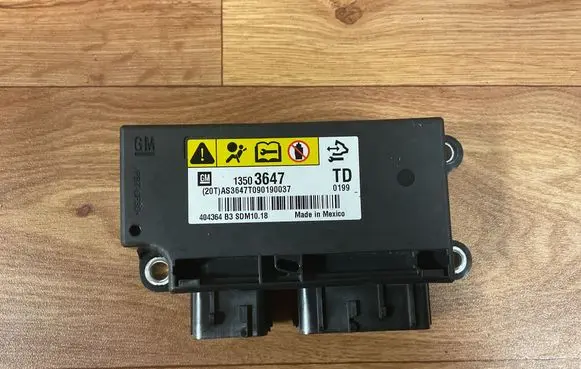 Opel Insignia A Airbag control unit/module 13503647 AS3647T090190037 74364B3SDM101