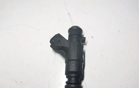 Fuel injector