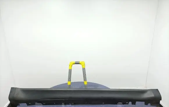 Foot area side trim