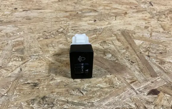 Suzuki SX4 Headlight level height control switch R2546
