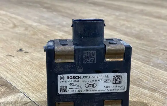 Jaguar E-Pace Distronic sensor radar J9C39G768AB 0203301450 39R09997