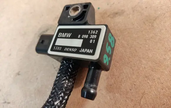 BMW M2 F87 Exhaust gas pressure sensor 8746944 13628746944 8099319