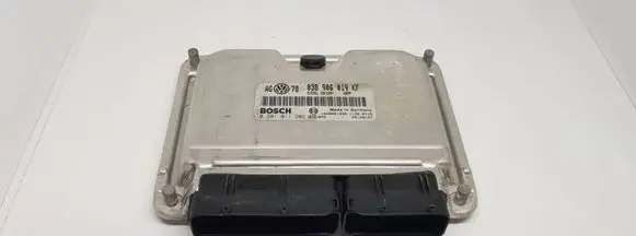 Volkswagen PASSAT B5 Engine control unit/module 038906019KF 0281011202
