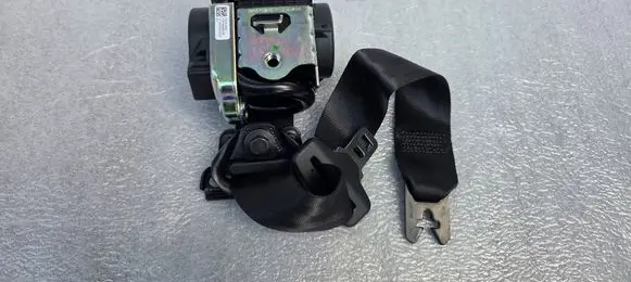 Volvo V40 Front seatbelt 31418482