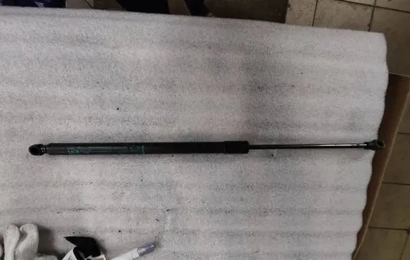 Mitsubishi Outlander Tailgate/trunk strut/damper 5802A602 8809