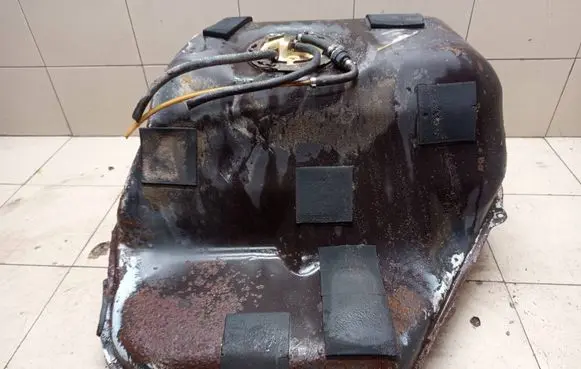 Audi 100 S4 C4 Fuel tank 