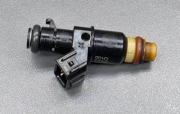 Honda Civic IX Fuel injector CC08 CC08AAS5 AAS5