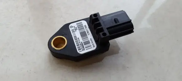 Dodge Caliber Airbag deployment crash/impact sensor P04896065AA