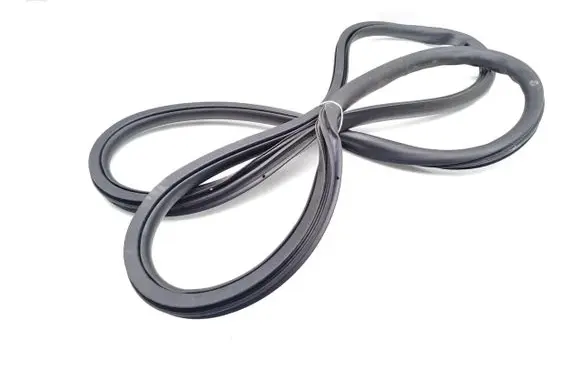 Volkswagen Touran I Rear door rubber seal (on body) 