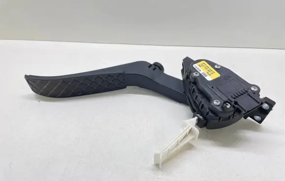 Audi Q7 4L Accelerator throttle pedal 7L0723507D