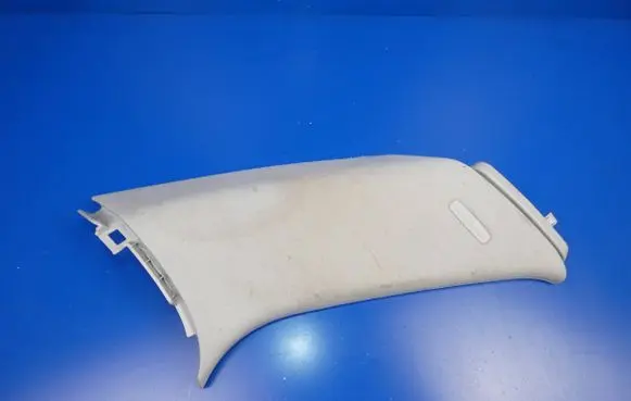 Mercedes-Benz C W205 (D)pillar trim (top) 