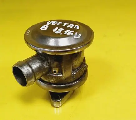 Opel Vectra B EGR valve 72229600 90470420